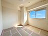子供部屋：清かで艶やかな時間をもたらしてくれる室内です。