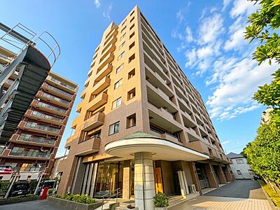 外観:飽きのこないシンプルモダンな外観です。 外観:飽きのこないシンプルモダンな外観です。
