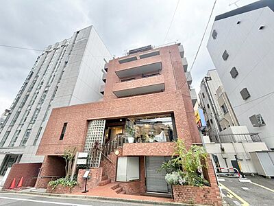 外観：飽きのこないシンプルモダンな外観です。