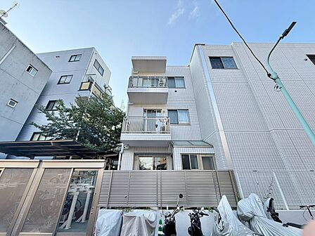 飽きのこないシンプルモダンな外観です。