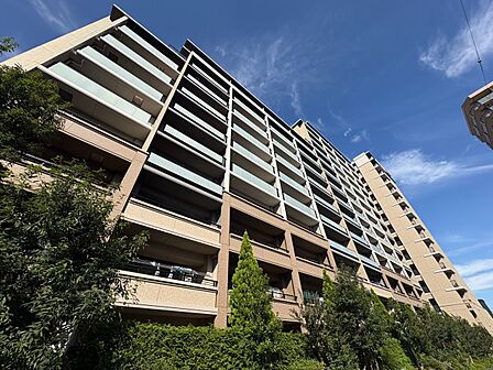 忙しく過ぎゆく日常を置き去るほど、ゆったりした時間が流れる住環境。