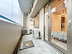 洋室2部屋に面したバルコニー。