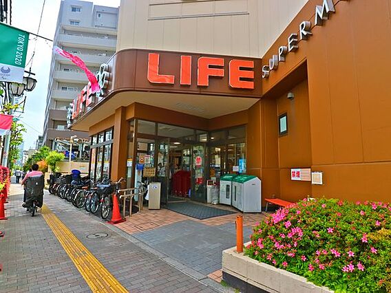 ライフ新大塚店...