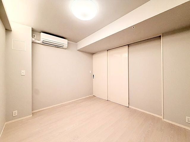 寝室 CAPITAL GATE PLACE THE RESIDENCE 10階/-