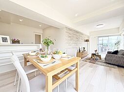 信濃町ハイム 902 3LDKのリビング/ダイニング