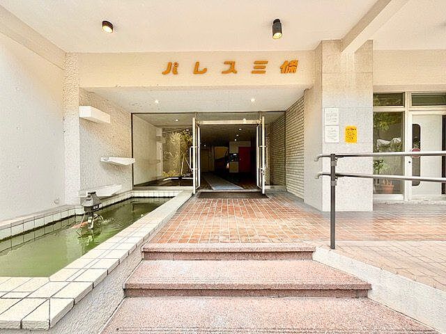 エントランス パレス三條 8階/703