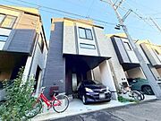 上質なデザインが落ち着きと高級感を与えます。安らぎに満ちた生活空間を予感させてくれます。