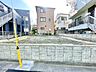 外観：穏やかな住環境と充実の生活利便性を備えたこの地で誇りに思える住まいを実現。