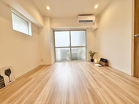太陽の恵みを一気に受けたあたたかいお住まい。明るく風通しの良い開放感のある空間。