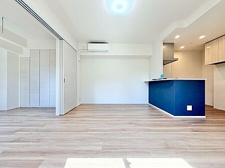 美しくデザインされた住空間。リラックスした雰囲気が醸し出されています。