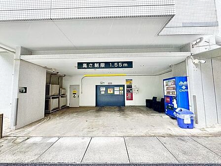 敷地内駐車場。