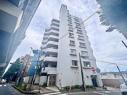 住む人がいつまでも心地良さを感じ続けられる多様な住空間を創造します。