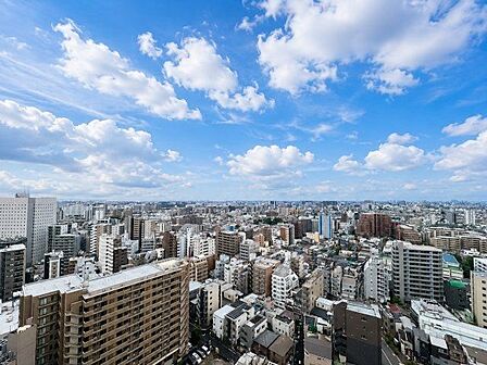 バルコニーに出た時には、頬をなでる優しい風を感じることが出来ます。つい深呼吸をしたくなる眺望です。