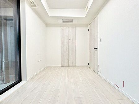 過ぎ行く時間をゆったりと感じることができる落ち着いたお部屋。プライベートな時間を満喫できます。