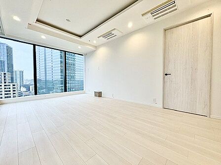 吹きぬける風を感じながら爽やかで風通しの良い暮らし。心に余裕をもたらす快適住戸。
