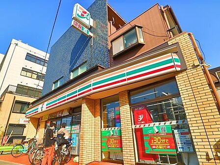セブンイレブン大田区東六郷3丁目店 450m