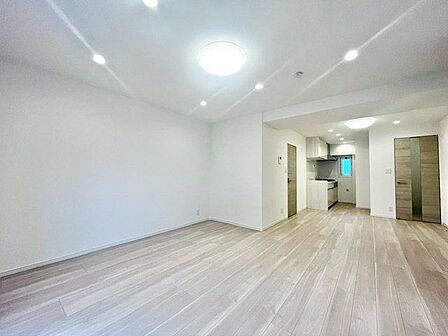 豊かな居住性と、クオリティが見事に調和した住空間は、住まうことの喜びを感じさせてくれます。