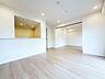 室内：家具やアートなども余裕をもって配置できます。お気に入りのアイテムで満たしてください。