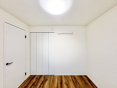 充分な収納スペースを確保。プライベートルームはゆったりと快適に。