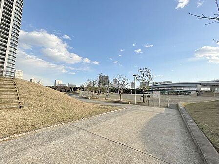 豊洲六丁目公園 120m