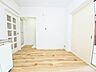 リビング/ダイニング：明るい日差しが差し込む空間。美しい街並みと穏やかな住環境でやすらぎの暮らしを叶えます。