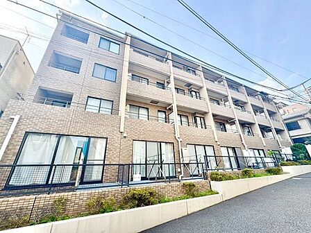 利便性に優れ、自然にも恵まれた穏やかな暮らしが叶う住環境となっています。