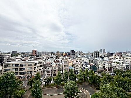 バルコニーに出た時には、頬をなでる優しい風を感じることが出来ます。つい深呼吸をしたくなる眺望です。