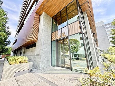 帰宅されるご家族や、訪れる方を優しく迎える・安らぎに満ちた生活空間を予感させてくれます。