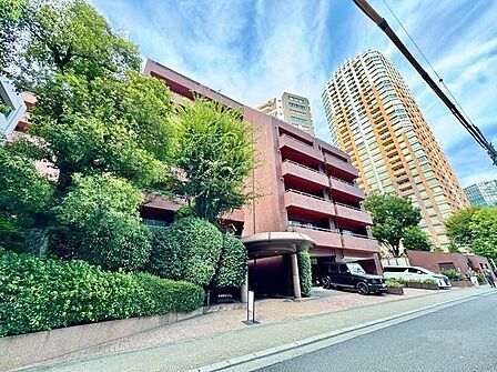 住む人がいつまでも心地良さを感じ続けられる多様な住空間を創造します。