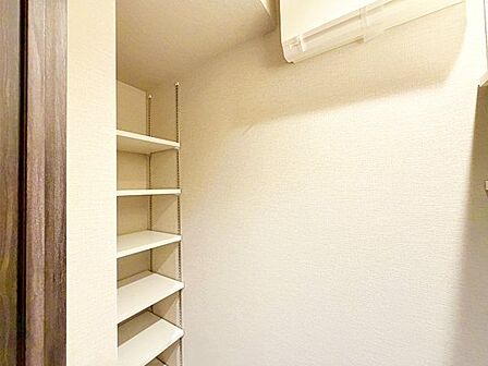 玄関には大容量のシューズクローゼットを備えており、きれいな空間をキープできます。