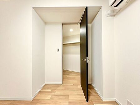 各部屋を最大限に広く使って頂ける様、全居住スペースに収納付。プライベートルームはゆったりと快適に。