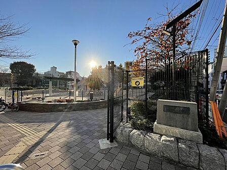 台東区立東盛公園 270m