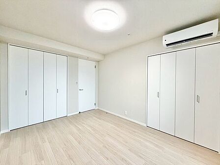 過ぎ行く時間をゆったりと感じることができる落ち着いたお部屋。静かな環境でリラックスタイムを。