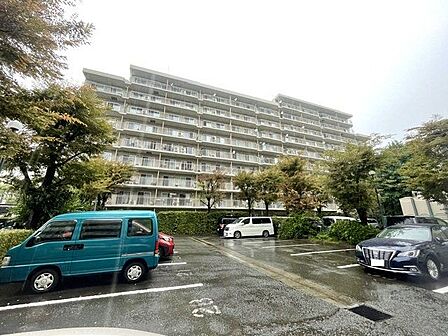 敷地内駐車場。