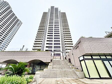 明るさとぬくもりを感じる、落ち着いた佇まい。ずっと色あせない、愛情の持てる外観。