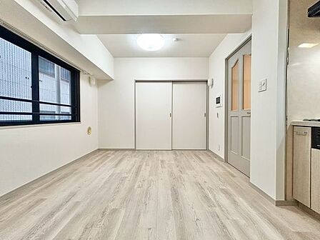 明るい日差しが差し込む空間。美しい街並みと穏やかな住環境でやすらぎの暮らしを叶えます。