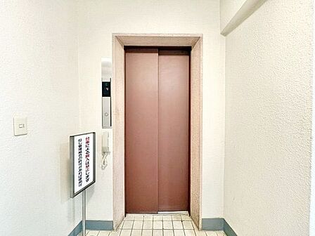 エレベーター完備。小さなお子様やお年寄りの方も安心です。