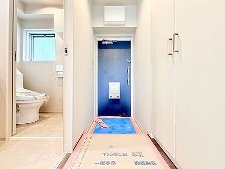 毎日の行き帰りで使う大事な玄関は、清潔感があり、明るく迎えてくれます。