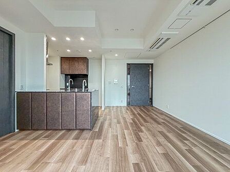 少しでも豊かに快適に。そんな想いから生まれた邸宅は、これから先の生活をきっと支えてくれるはずです。