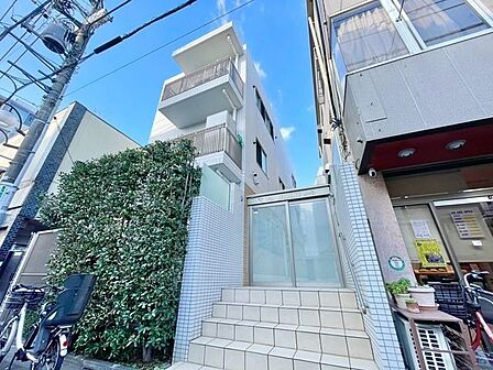 洗練されたデザインと機能性が織りなすこだわりの住空間。ゆったりとした時間をお過ごしください。