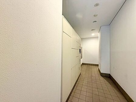 宅配ボックス有。お仕事やお出かけで荷物が受け取れない時も大変便利です。