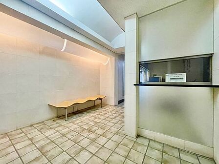 街の環境と住む人の暮らしを第一に考え、そこでしかできないエントランスを作り出されたこだわり。