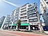 外観：住まう方々が歳月をかけて育んだ豊かな歴史を感じるマンション。気品溢れる佇まいが暮らしを素敵に変える。