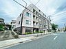 外観：穏やかな住環境と充実の生活利便性を備えたこの地で誇りに思える住まいを実現。
