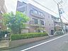 外観：休日にショッピングを愉しんだり、美味しいものを食べたり、そんな彩りある暮らしが享受できる立地です。