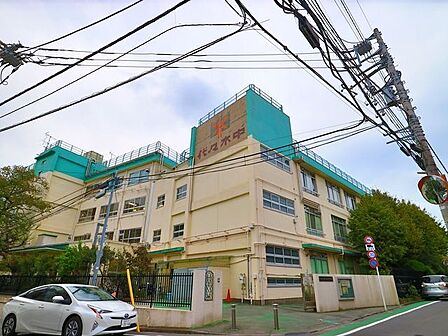 渋谷区立代々木中学校 1200m