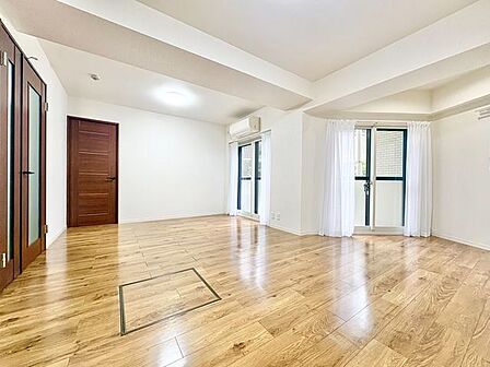 吹きぬける風を感じながら爽やかで風通しの良い暮らし。心に余裕をもたらす快適住戸。