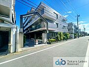 街並みに馴染むシンプルで端正なフォルム。管理体制良好。暮らしやすい環境で安心してお住まいになれます。