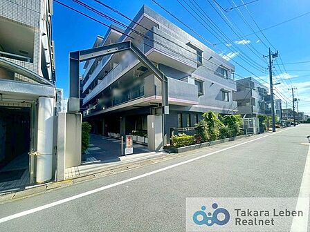 街並みに馴染むシンプルで端正なフォルム。管理体制良好。暮らしやすい環境で安心してお住まいになれます。