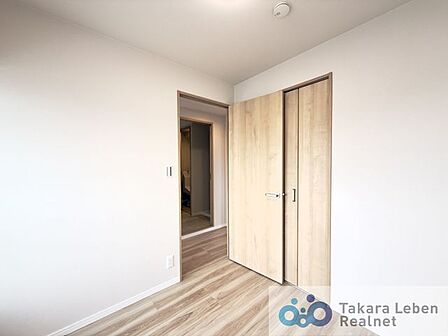 約3.6帖の洋室です。